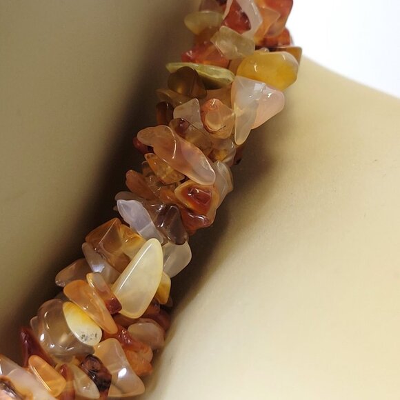 Carnelian Fashion Chips Necklace with Round Pendant - Picture 8 of 14